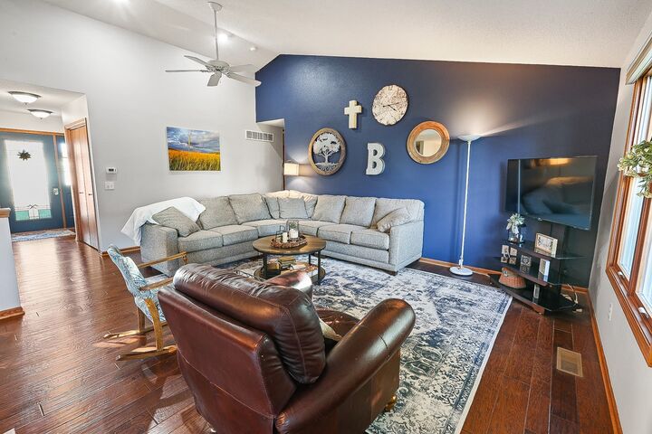 Property Photo:  603 E 15th Street  IA 50219