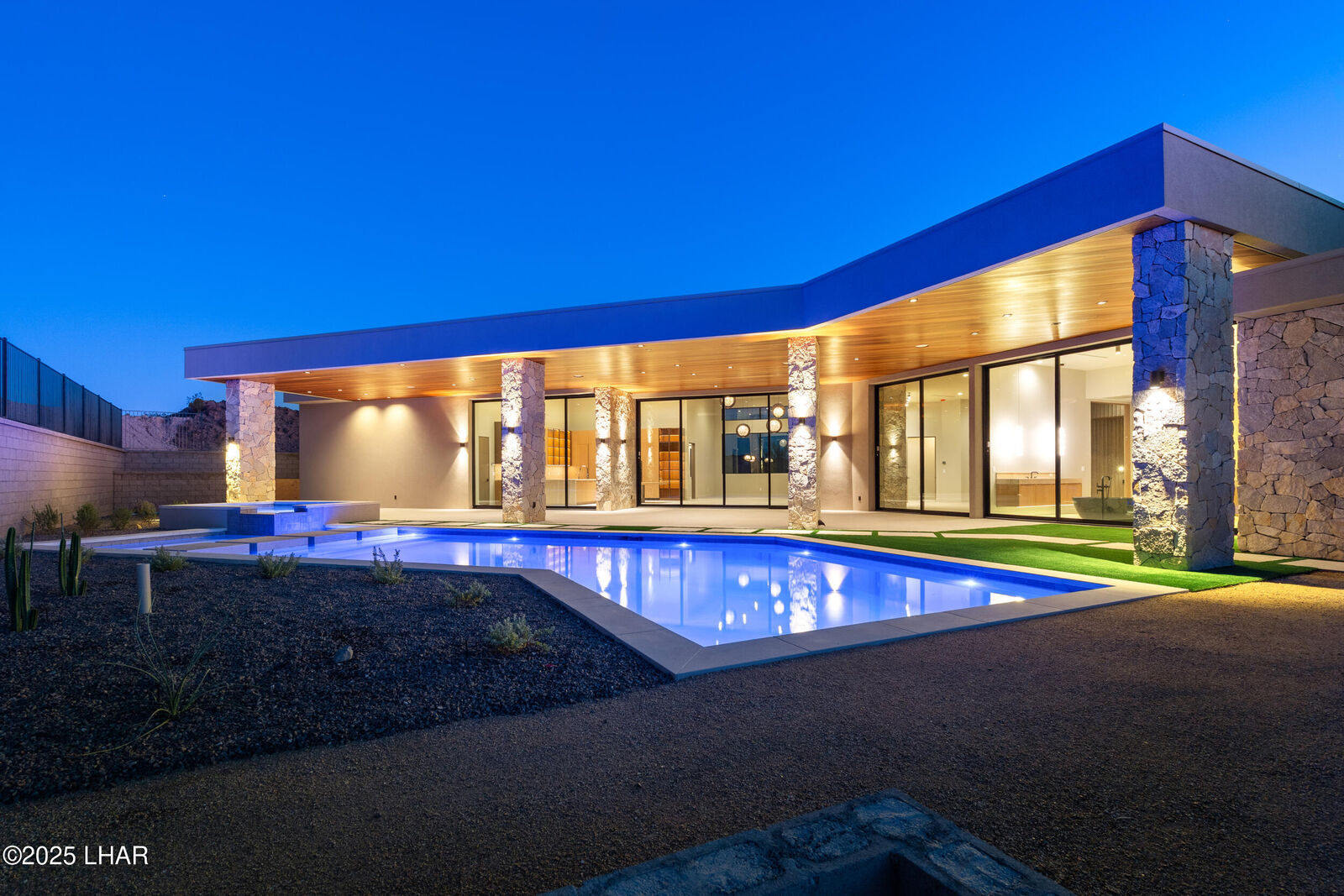 Property Photo: 2431 Dry Creek Ct AZ 86406