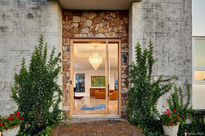Property Photo:  27 Westview Drive  NY 12589 