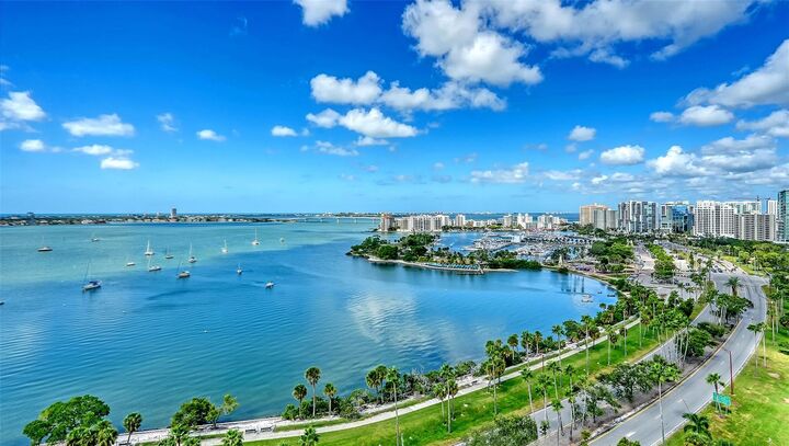 Property Photo:  605 S Gulfstream Avenue 12  FL 34236 