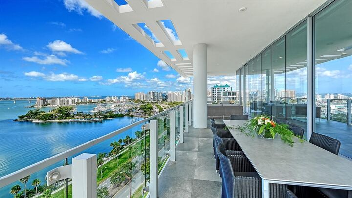 Property Photo:  605 S Gulfstream Avenue 12  FL 34236 