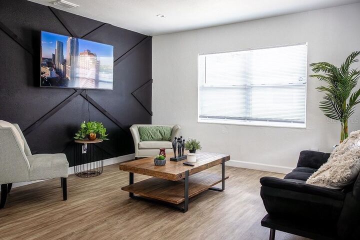 Property Photo:  4318 Berkley Drive  FL 33610 