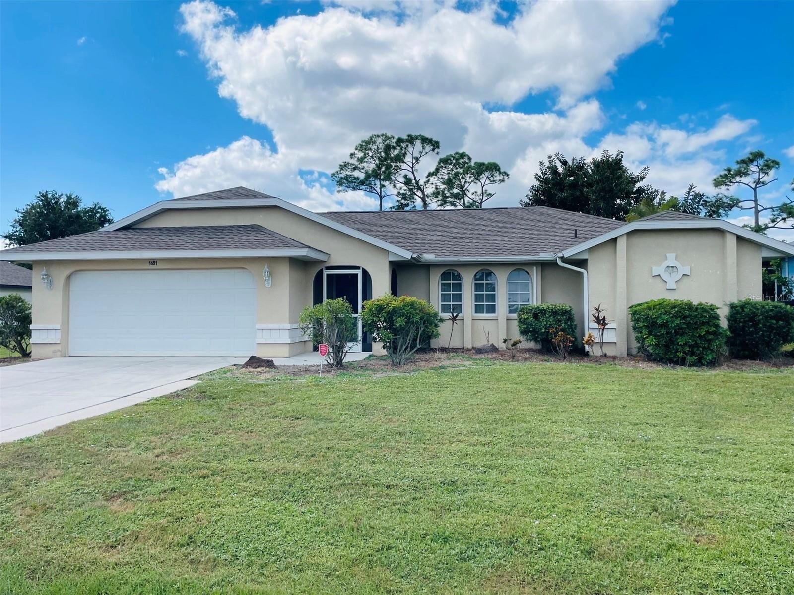 Property Photo:  1491 Oriel Court  FL 33983