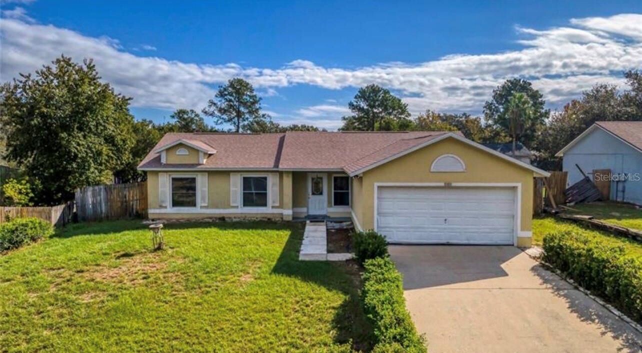 Property Photo:  10810 Crescendo Loop  FL 34711