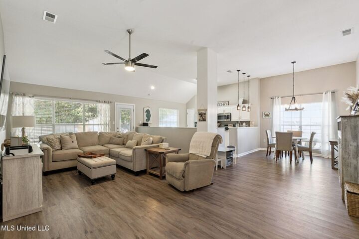 Property Photo: 14342 Oak View Circle MS 39565