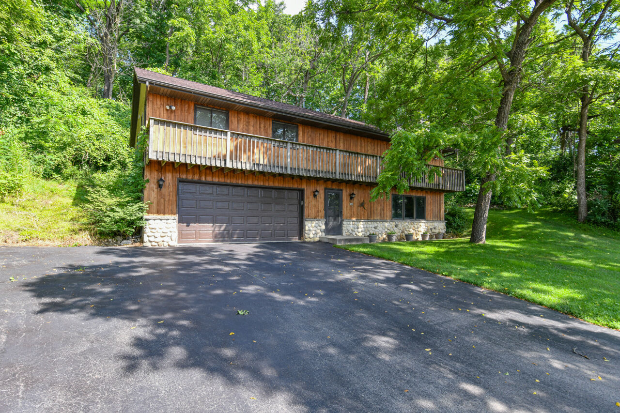 Property Photo:  142 Riverside Dr  WI 53185