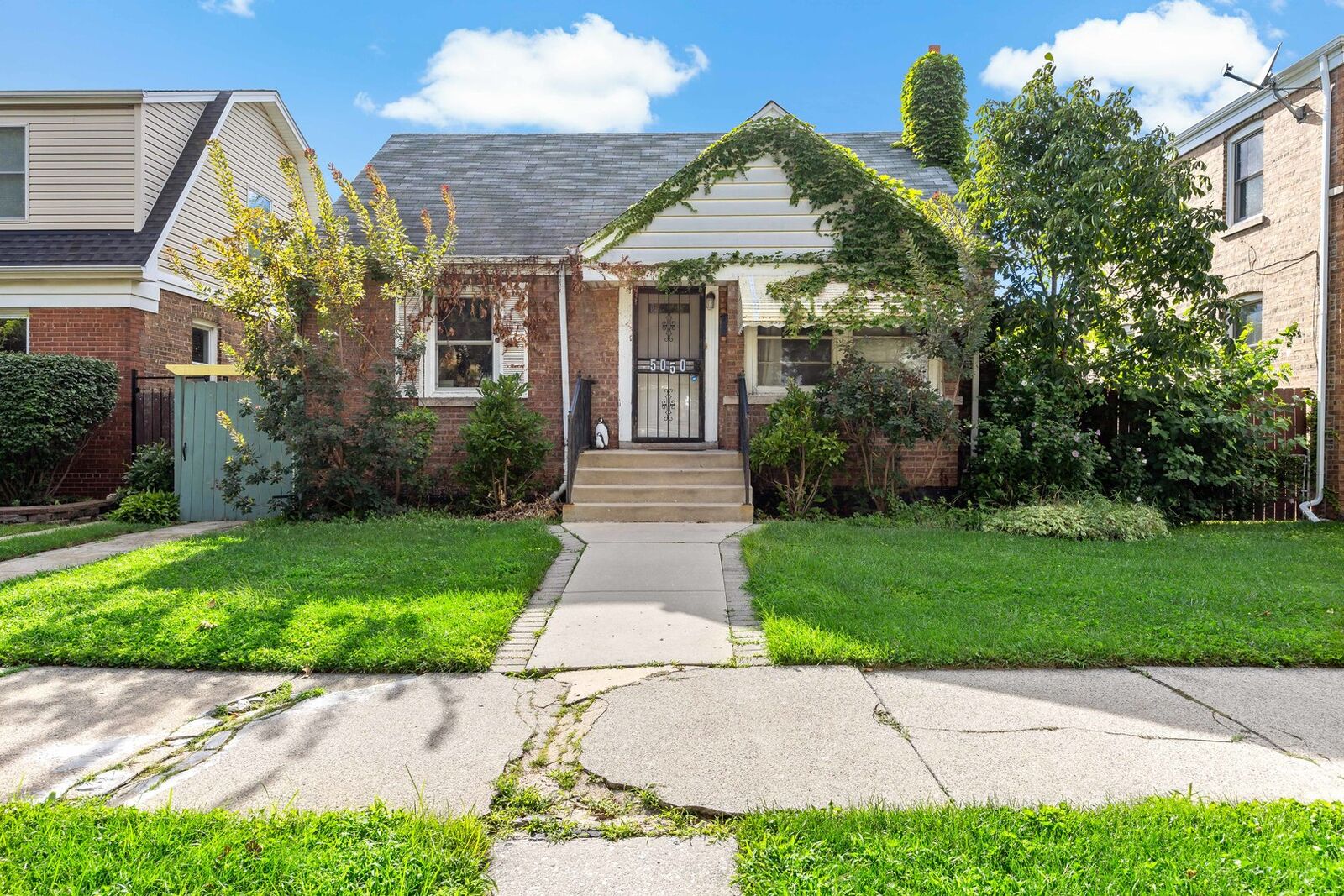 Property Photo: 5050 S Lavergne Avenue IL 60638