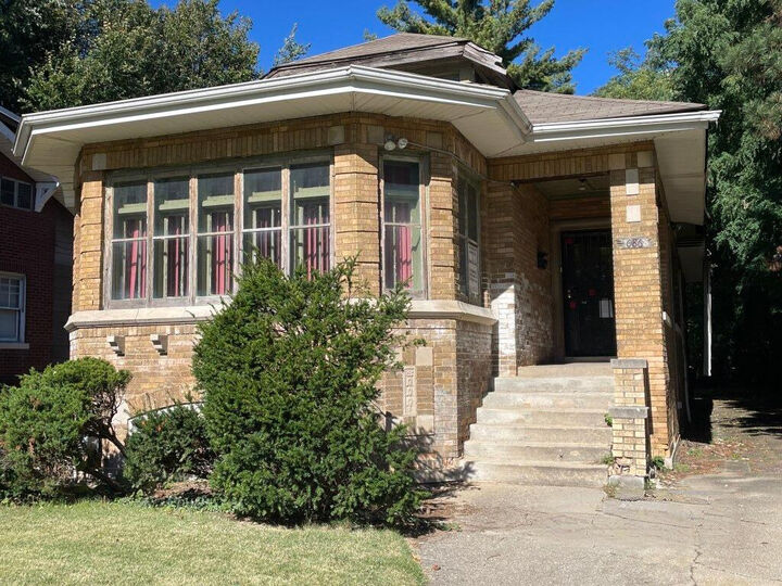 10868 S Prospect Avenue  Chicago IL 60643 photo