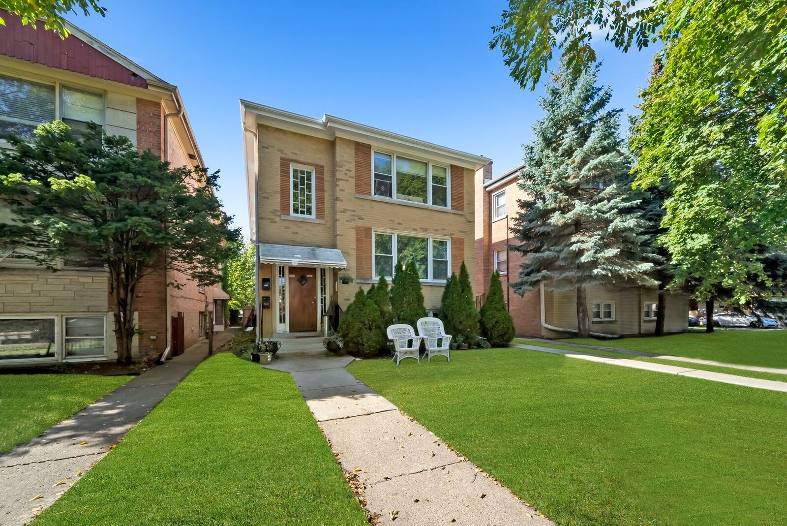 Property Photo:  704 Florence Avenue  IL 60202 