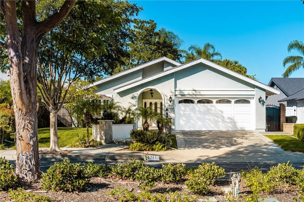 Property Photo:  19701 Parkview Terrace  CA 92886