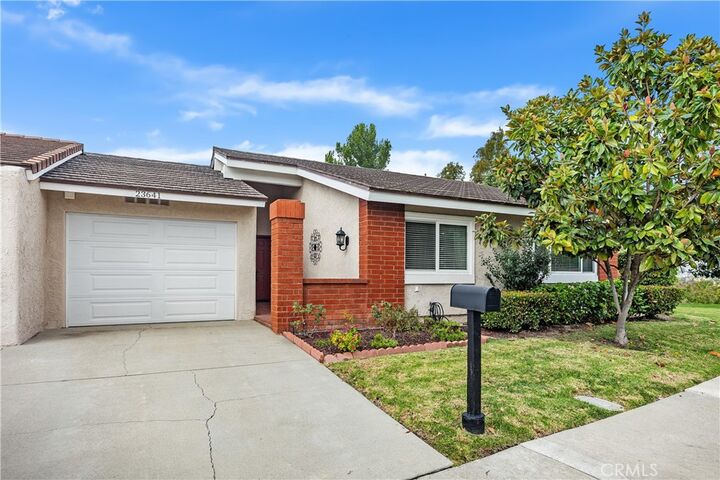 Property Photo:  23641 Via Garfias  CA 92692