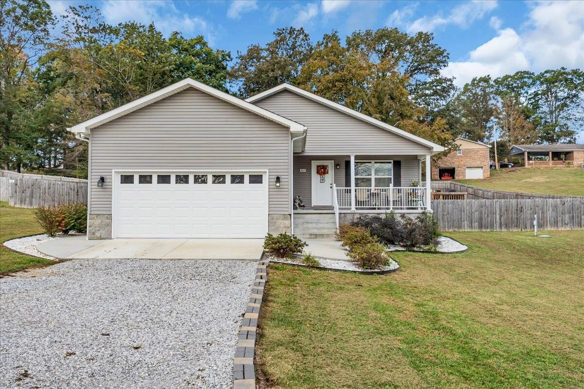 Property Photo:  307 Pine Ave  TN 37357 