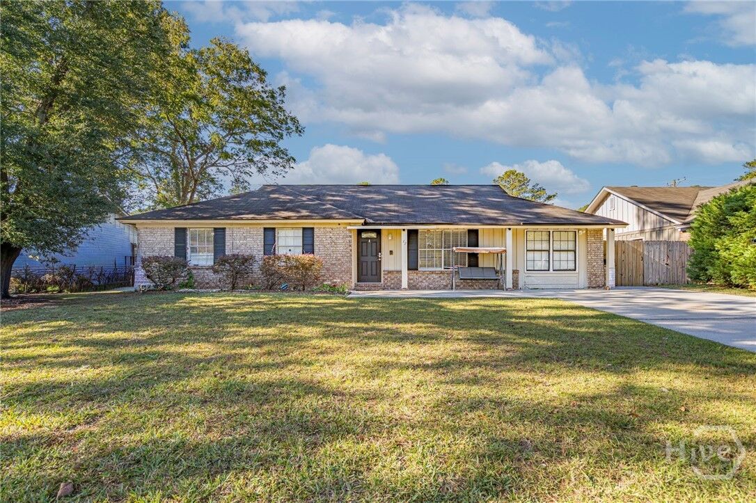 Property Photo:  17 Oxford Court  GA 31419 
