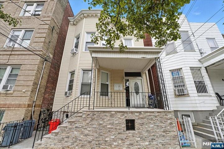 2105 New York Avenue  Union City NJ 07087 photo