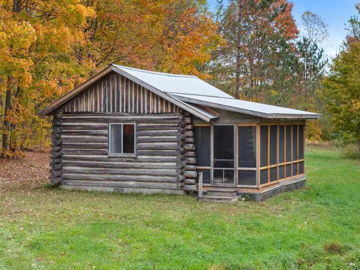 Property Photo:  2537 Middle Village  MI 49740