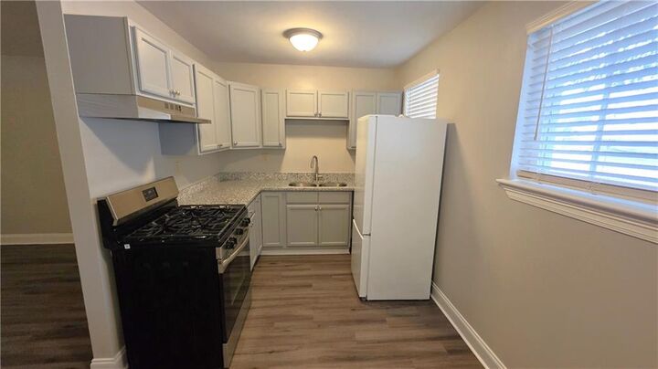 Property Photo:  217 Ave A  LA 70037 