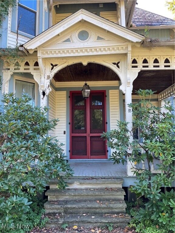 Property Photo:  861 S Lincoln Avenue  OH 44460