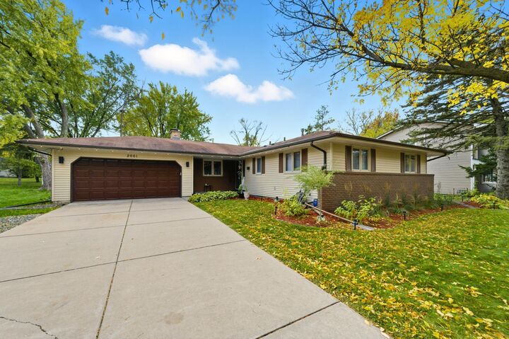 2001 Woods Lane  Burnsville MN 55337 photo