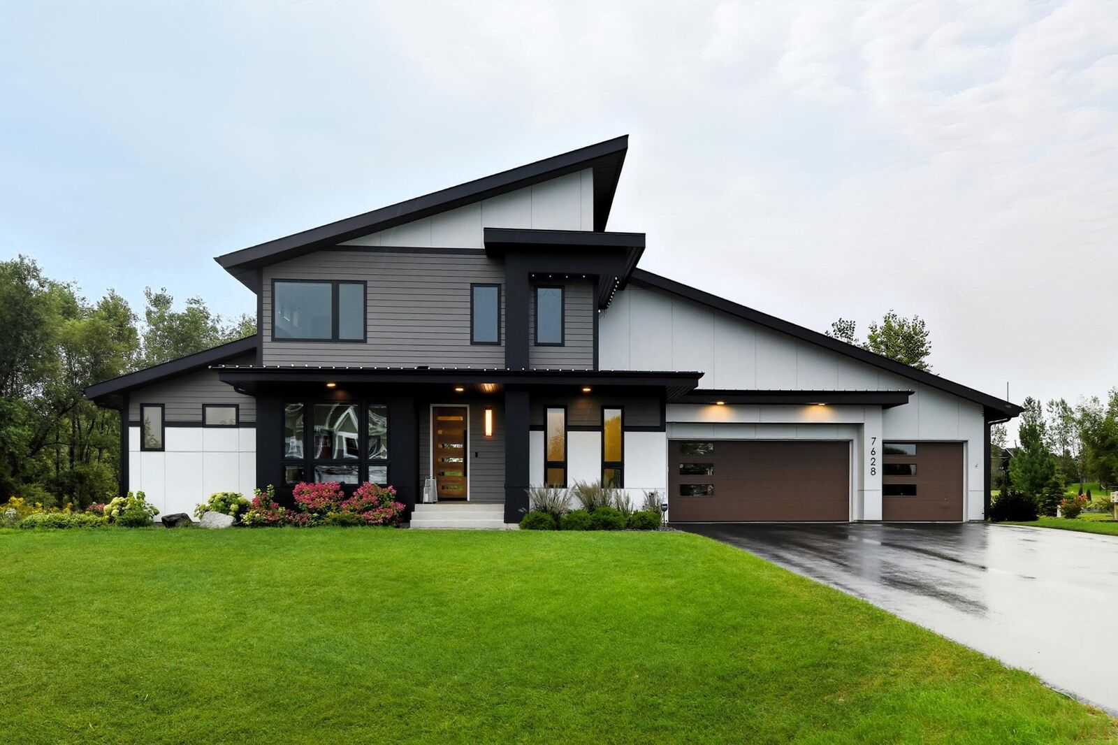 Property Photo:  7628 Prairie Grass Pass  MN 55372
