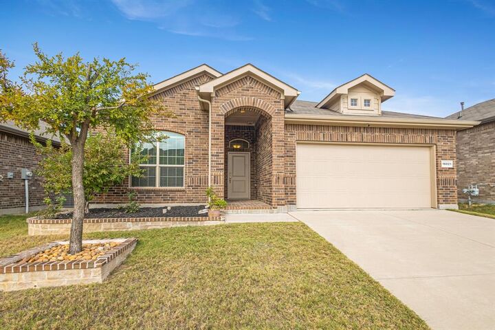 Property Photo:  16021 Tottenhall Pass  TX 76247 