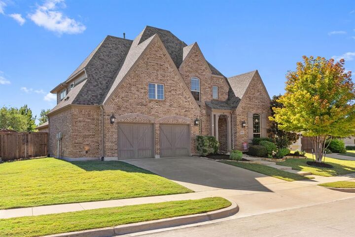 Property Photo: 6211 Prairie Brush Trail TX 76226