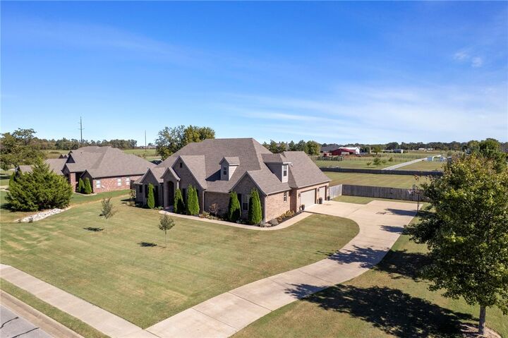 Property Photo:  813 Lancelot Drive  AR 72762 