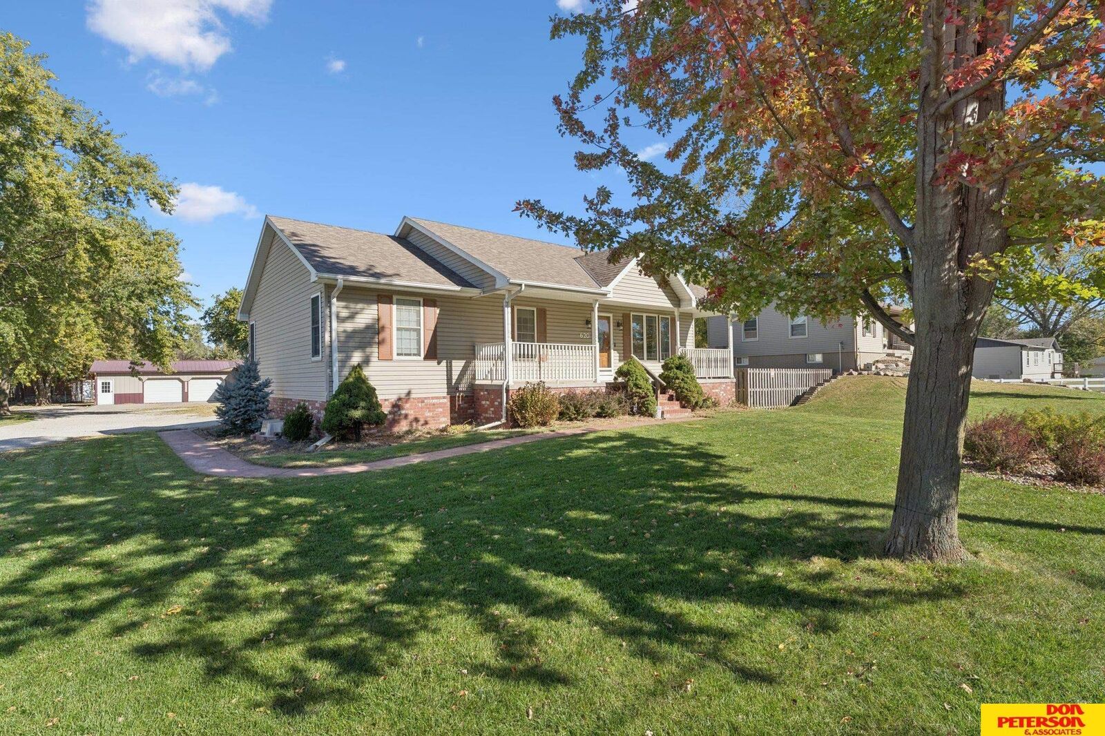 Property Photo:  620 Ridgeland Avenue  NE 68025 