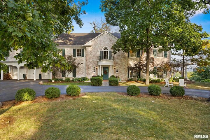 230 W Detweiller Drive  Peoria IL 61615 photo