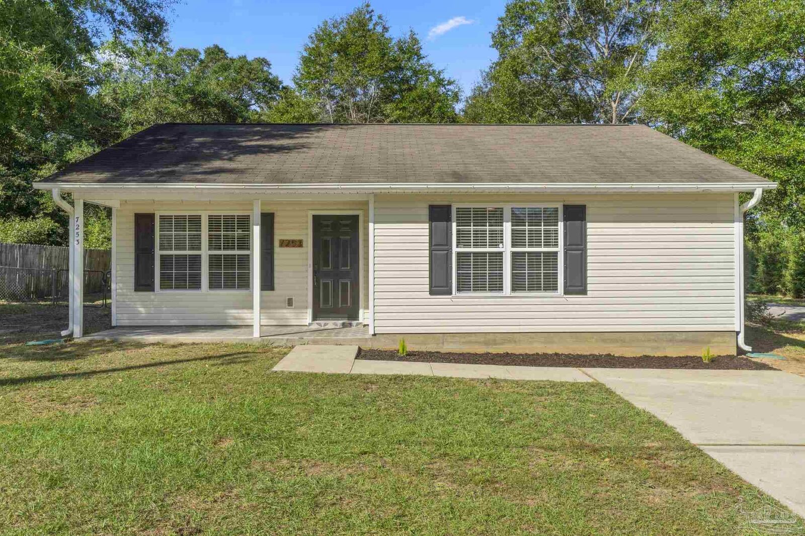 Property Photo: 7253 Pro Ln FL 32570