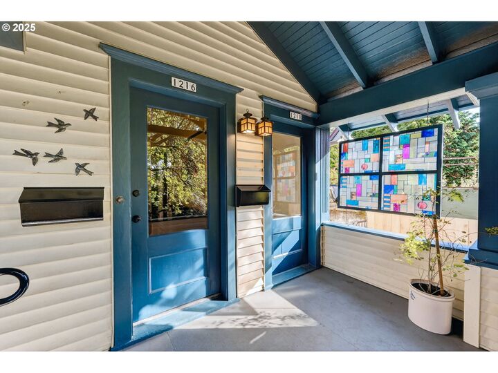 Property Photo: 1216 SE 18th Ave SE OR 97214