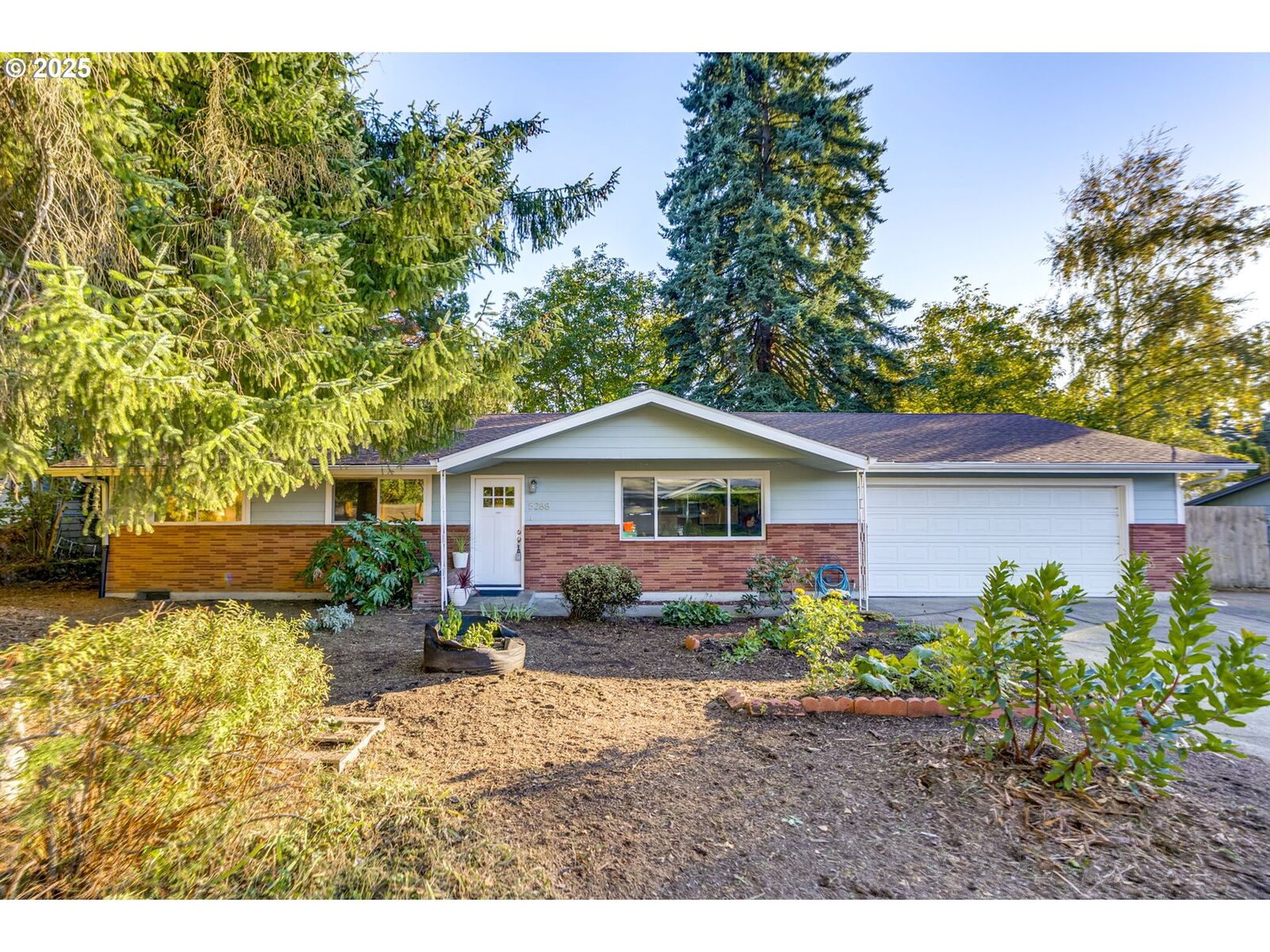 Property Photo:  5288 SE Jackson St  OR 97222
