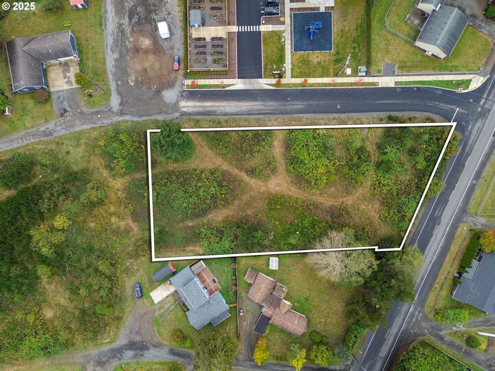 Property Photo:  640 Alt Hwy 101  OR 97146 