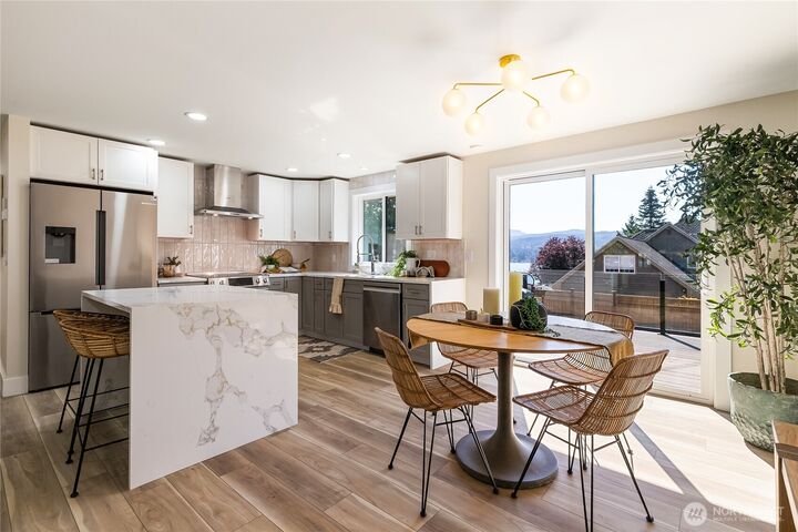 Property Photo: 4020 Academy Street WA 98226