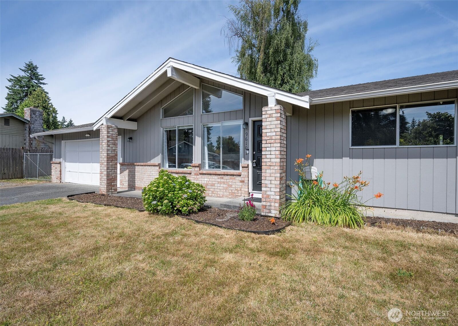Property Photo:  9610  Belmont Drive  WA 98208