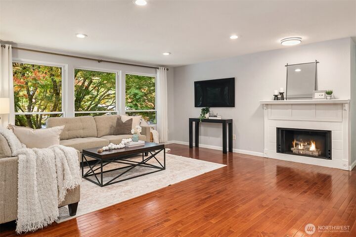 Property Photo:  1816  171st Place SE  WA 98012