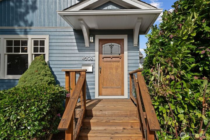 Property Photo:  4602 S Chicago Street  WA 98118 