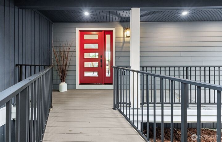 Property Photo: 800 W Sunset Way WA 98027