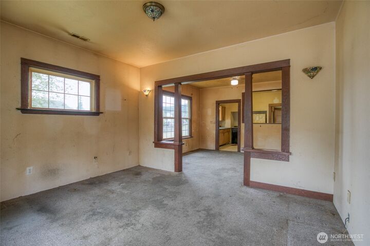 Property Photo:  704  Lincoln Street  WA 98550