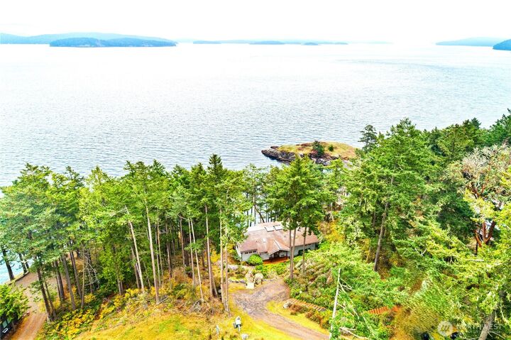 Property Photo:  976  San Juan Drive  WA 98250