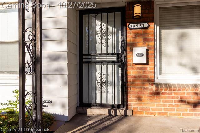 Property Photo:  18951 Edinborough Road  MI 48219