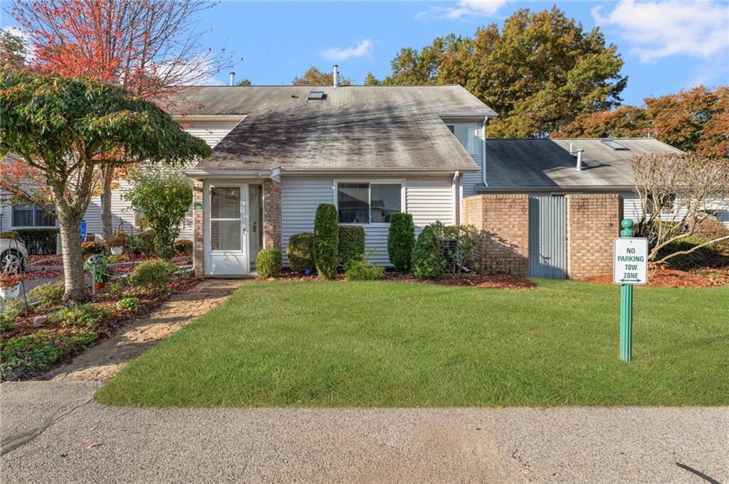 Property Photo:  816 Williamsburg Circle  RI 02886