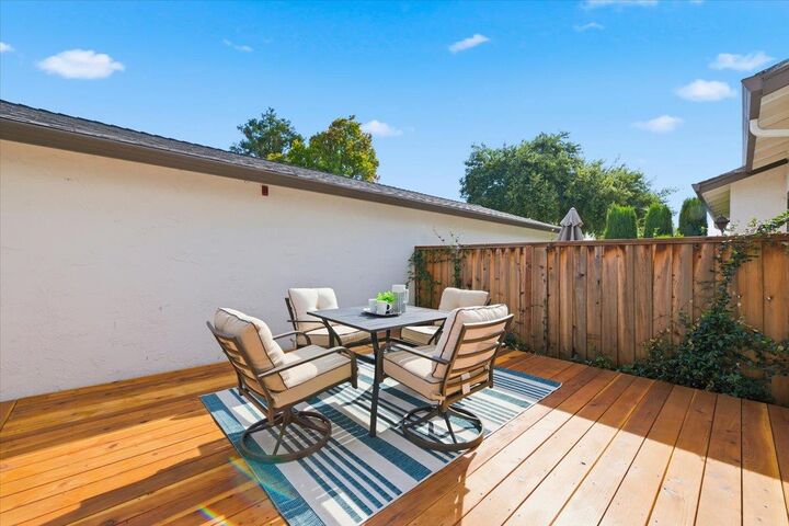 Property Photo:  1007 Bryant Way B  CA 94087 