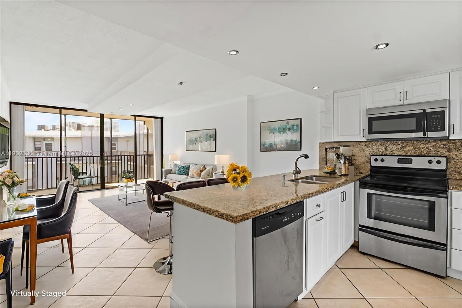 Property Photo:  3475 N Country Club Dr 814  FL 33180