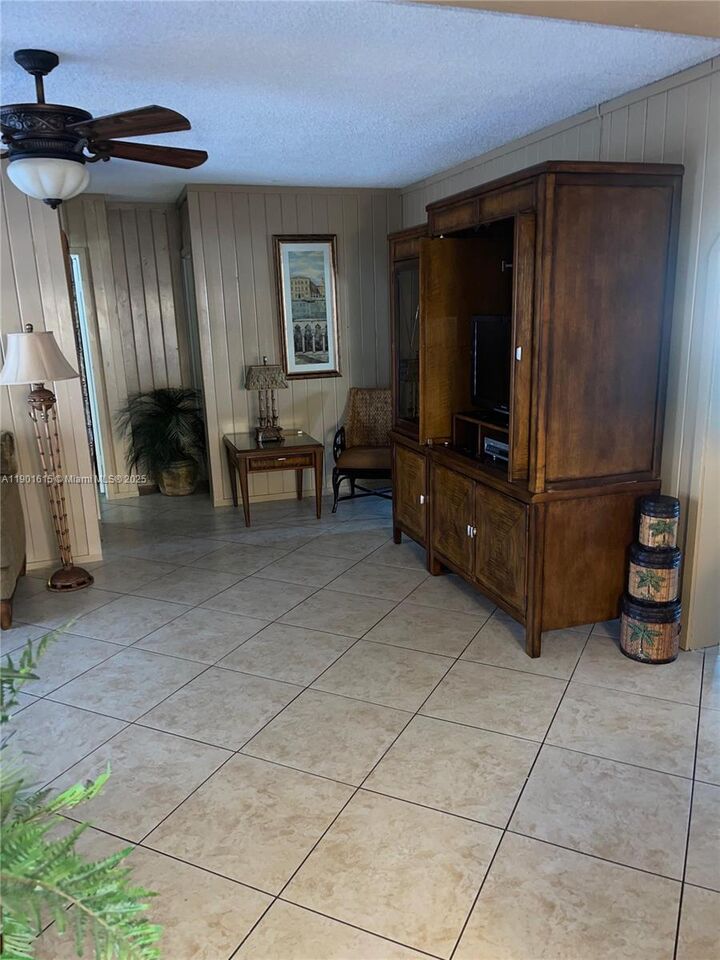 Property Photo:  6510 Park St  FL 33024