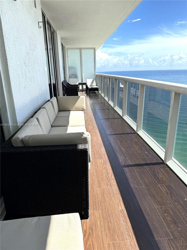 Property Photo:  1830 S Ocean Dr 3303  FL 33009