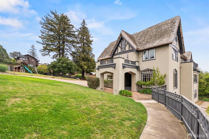 Property Photo:  415 Pacific Avenue  CA 94611 