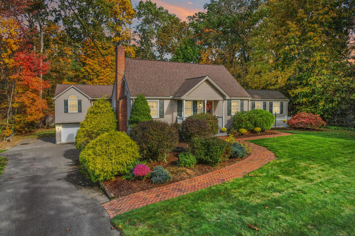 54 Pinewood Drive  Farmington CT 06032 photo