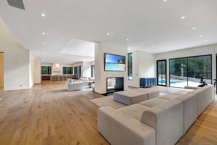 Property Photo:  41 Mohawk Lane  CT 06831 