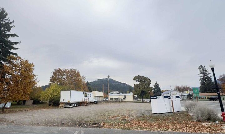 Property Photo:  120 S 2nd Ave  WA 99139