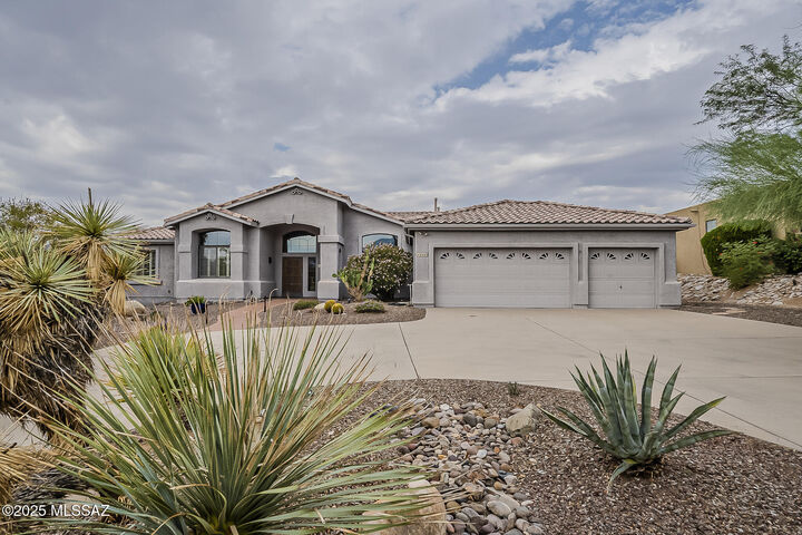 8445 N Nob Hill Drive  Tucson AZ 85742 photo